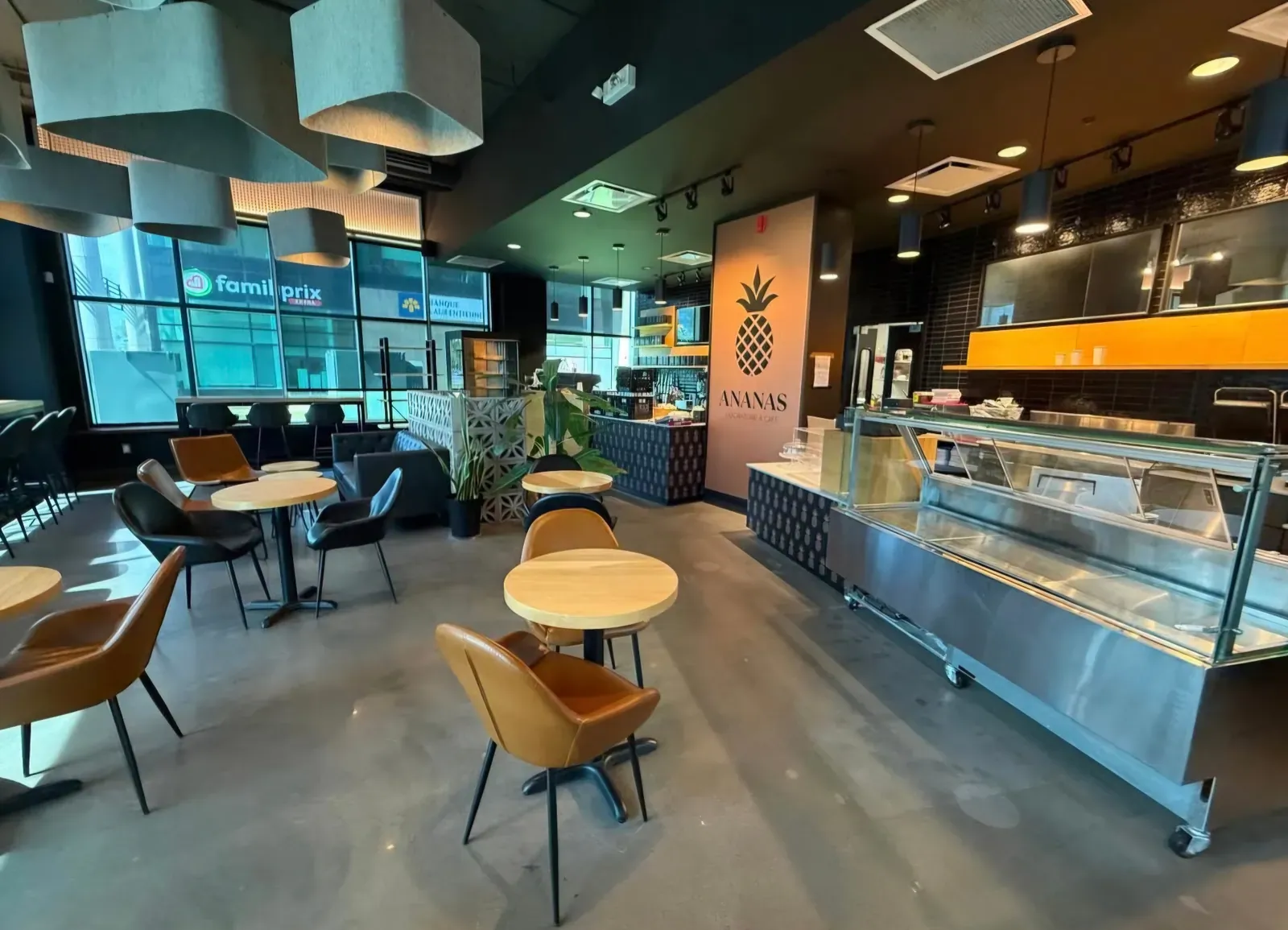 Café commercial nettoyé à Lévis