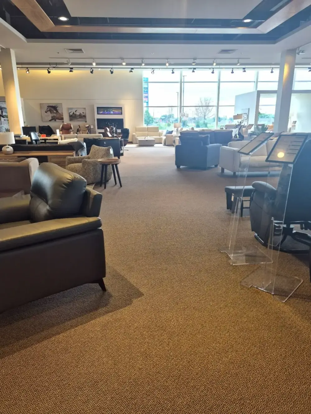 Showroom commercial nettoyé à Lévis